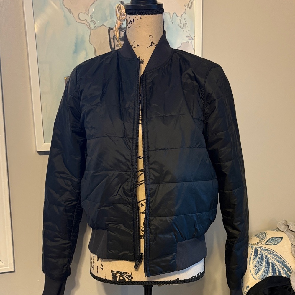 lululemon athletica Black Bomber Jacket reversible size 8